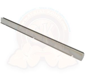 Lamierato basso esterno sinistro o destro sotto porta scorrevole 8/1967-7/1979