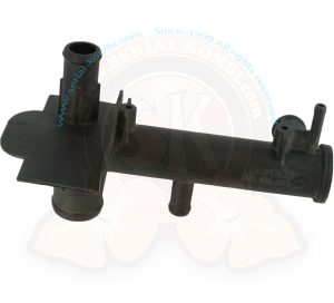 Raccord-répartiteur d'eau 1900cc 5/1979-8/1986