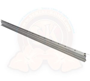 Lamierato basso esterno destro sotto porta scorrevole, con incavo per la guarnizione 5/1979-7/1992